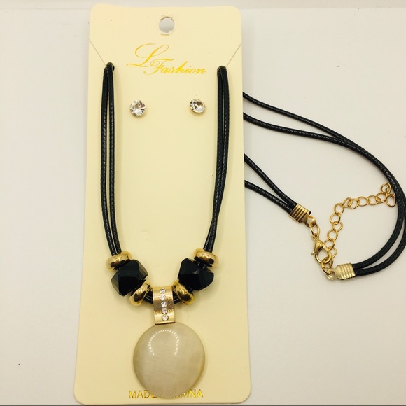 NECKLACE BLACK AND GOLD WITH CRYSTALS ! - Picture 4 of 14